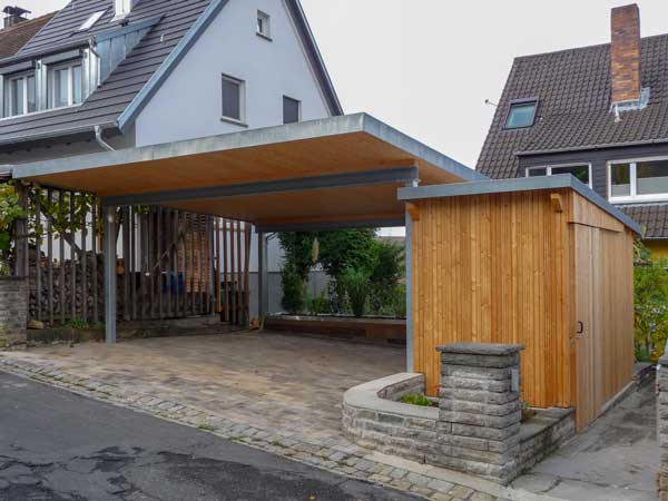 Carport aus Fichte-Brettschichtholz-Bindern in Versbach
